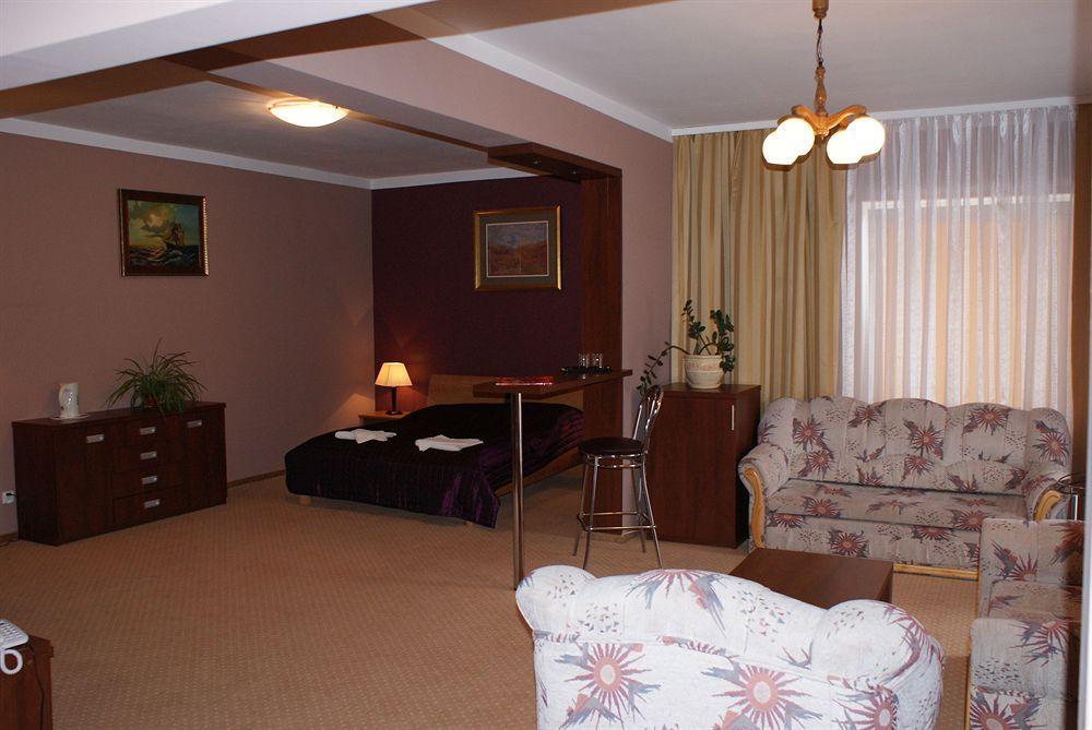 Hotel Mazury Gizycko Bagian luar foto